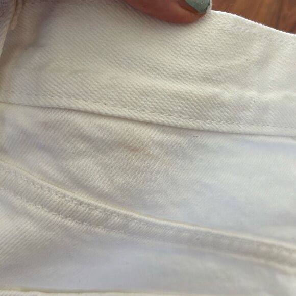 Levi's white high waisted Mom shorts size 26 distressed - Picture 5 of 5